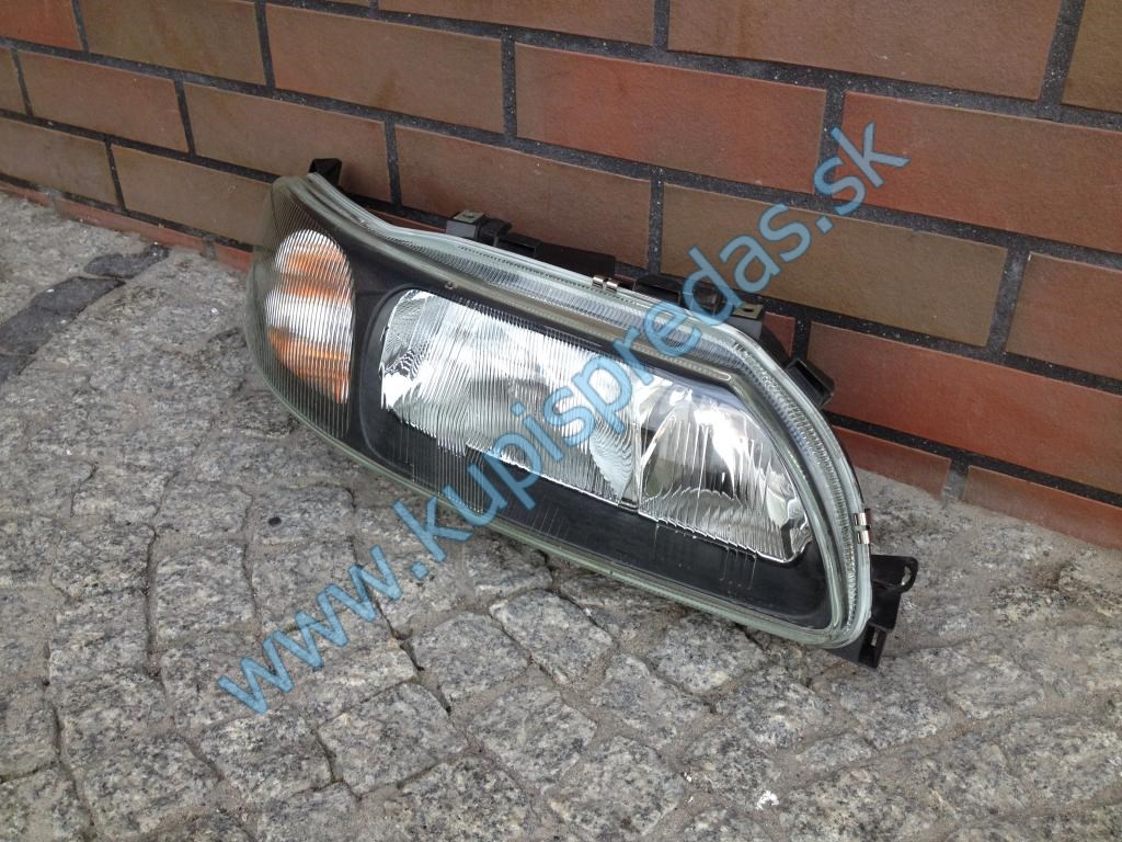 Predné pravé svetlo VOLVO V70 XC70 
